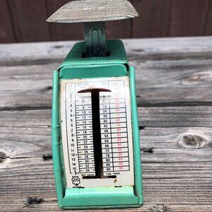 Vintage small BEAR BRAND Postal Scale / Up to 1 Pound / Working / Green Paint